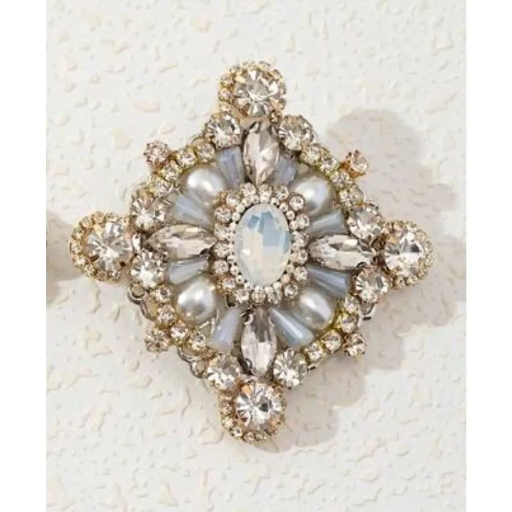Beautiful Victorian Style Lapel Clip